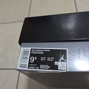 Air Jordan 8 Retro Sneakers